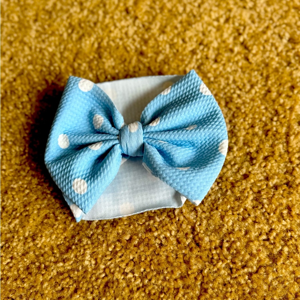 Baby size bow
